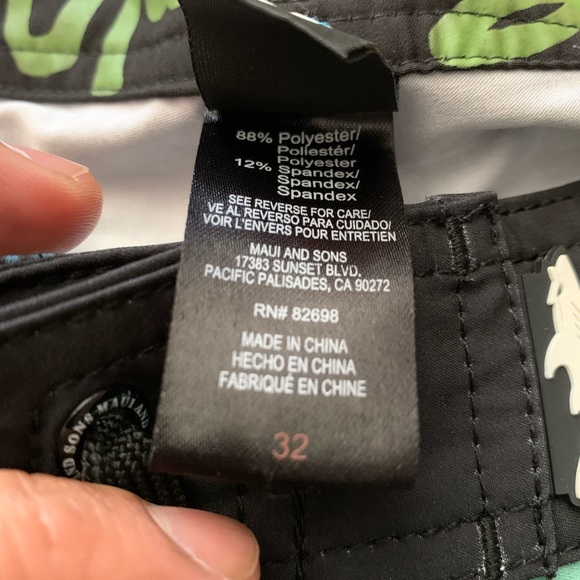 Maui and Sons Boardshorts - Picture 2 of 6